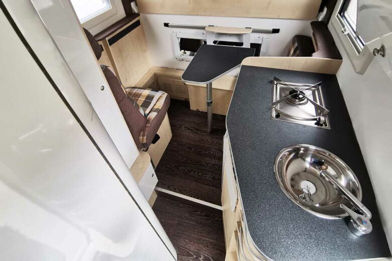L'intérieur du camping car.
