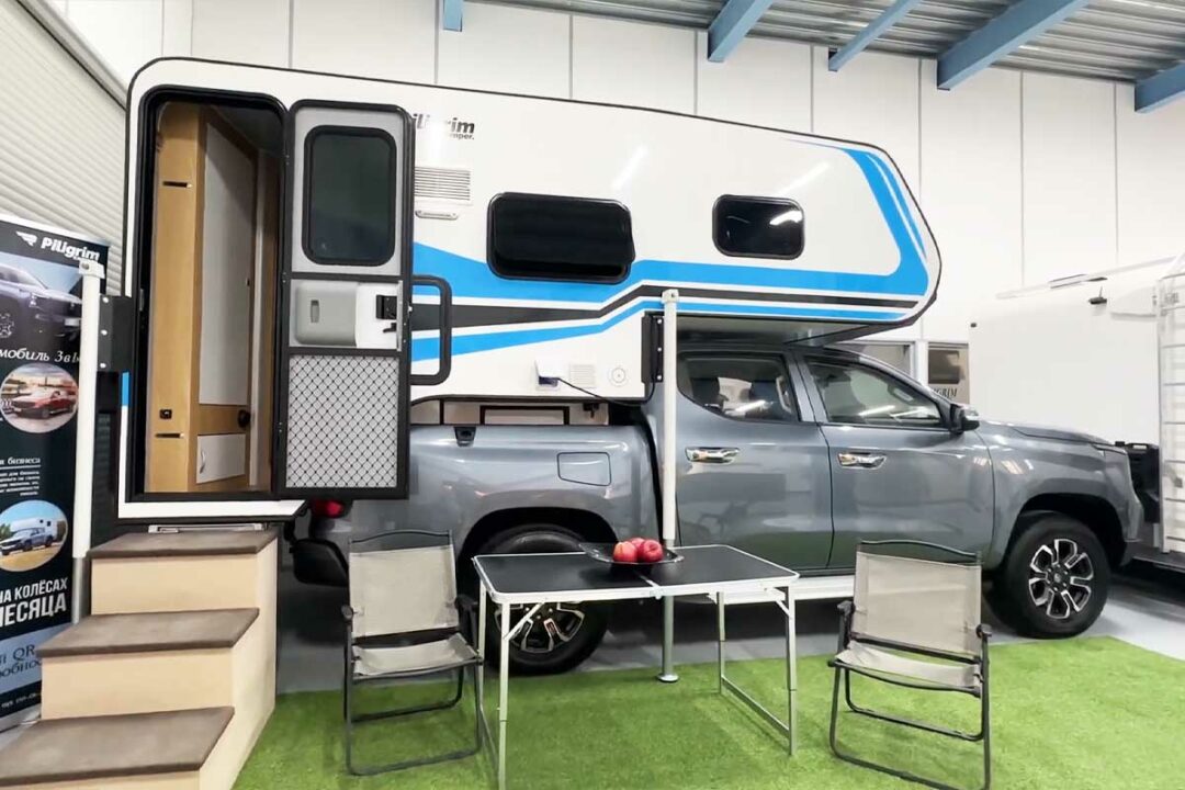 Piligrim fabrique des cabines pour transformer un pick-up en camping car.