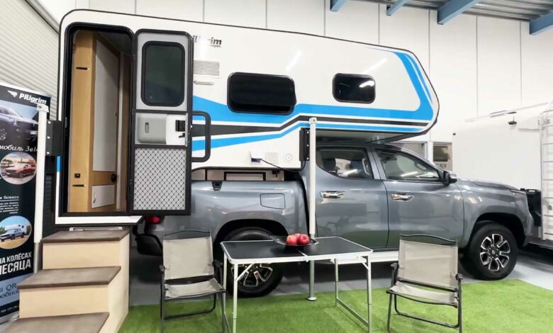 Piligrim fabrique des cabines pour transformer un pick-up en camping car.