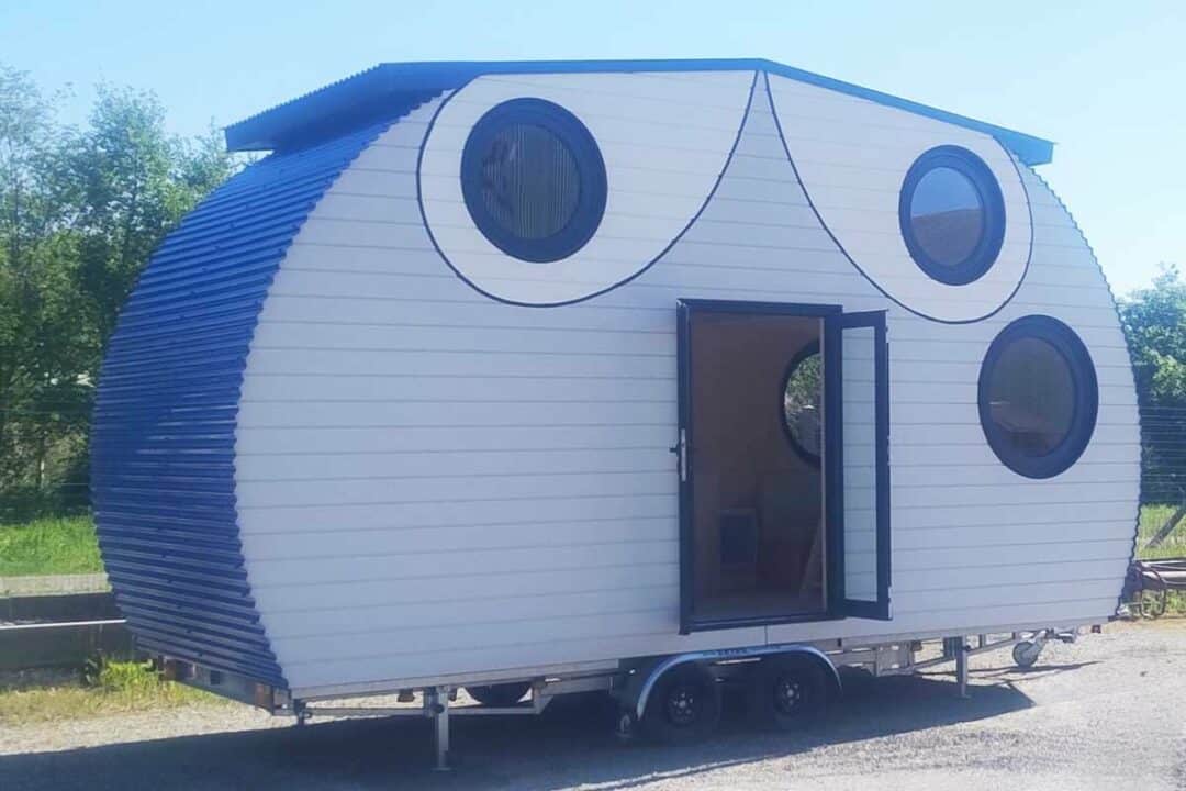 Une tiny house aux allures de hibou.
