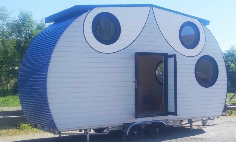 Une tiny house aux allures de hibou.