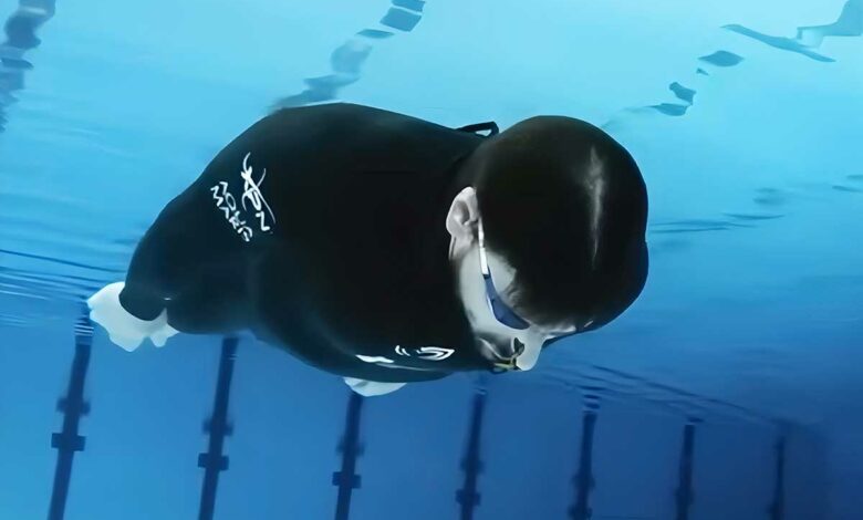 Cet homme est capable de passer plus de 29 minutes en apnée.