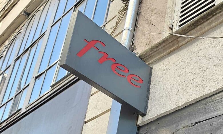 L'enseigne d'une boutique Free.