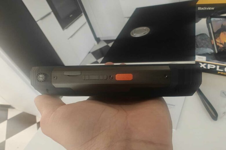 Un téléphone très robuste et endurant.