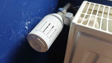 Une vanne thermostatique de radiateur.