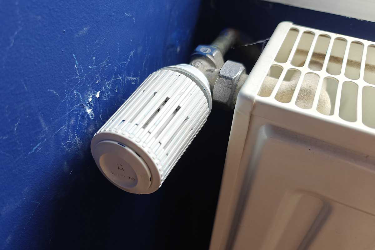 Une vanne thermostatique de radiateur.