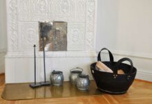 Un poêle à bois alsacien en céramique.