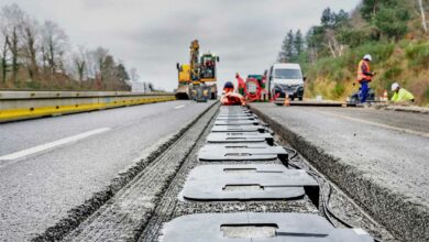 Travaux sur l'autoroute A10 avec la pose de bobines dans la chaussée.
