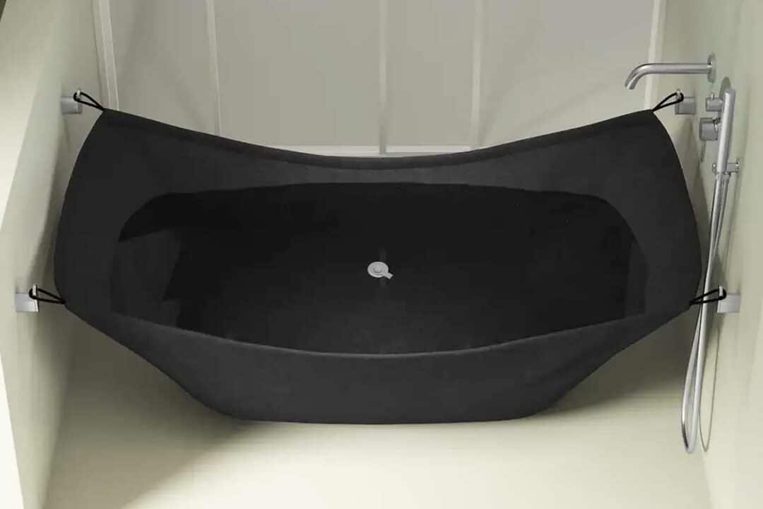 Une baignoire hamac.