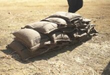 Des sacs pour former une barrière de protection en cas d'inondation.