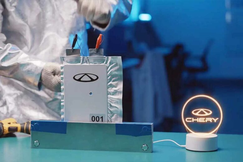 Une cellule électrique avec électrolyte solide en foctionnement.