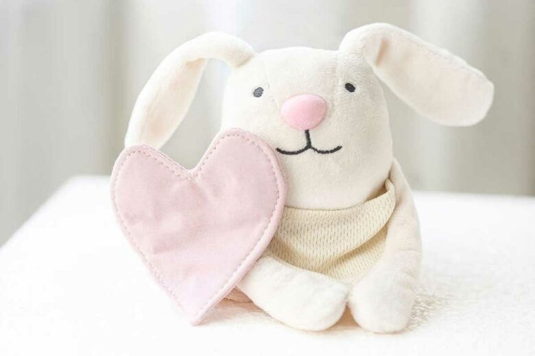 Une peluche pour biberon.