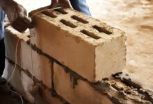 Un bloc de construction moins polluant et aussi résistant que le béton.