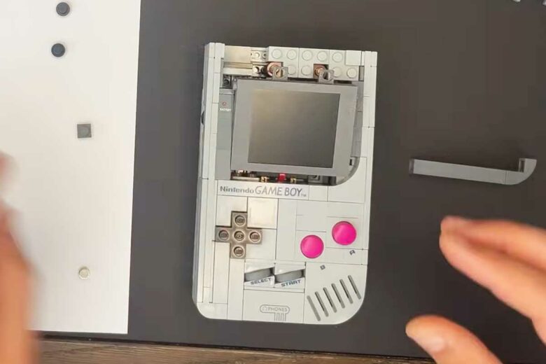 Assemblage du kit en cours.