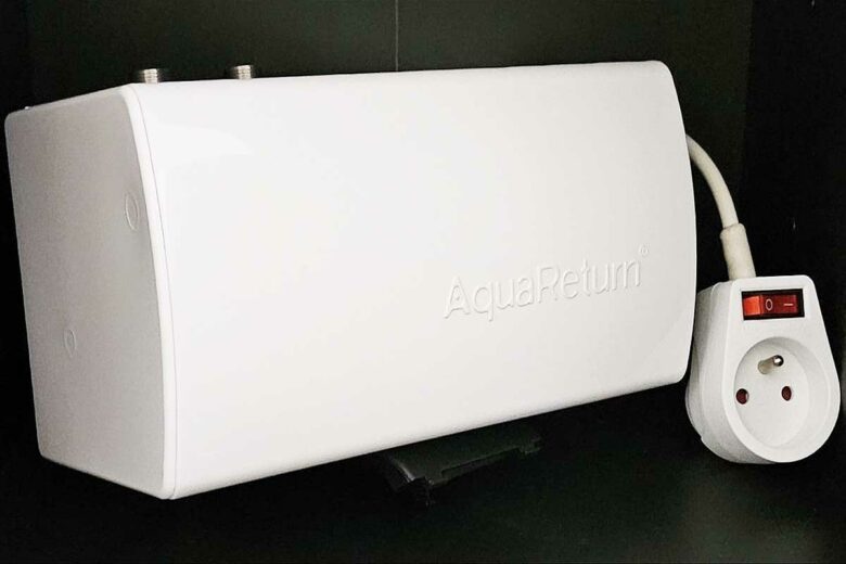 Un boitier de recirculation d'eau.
