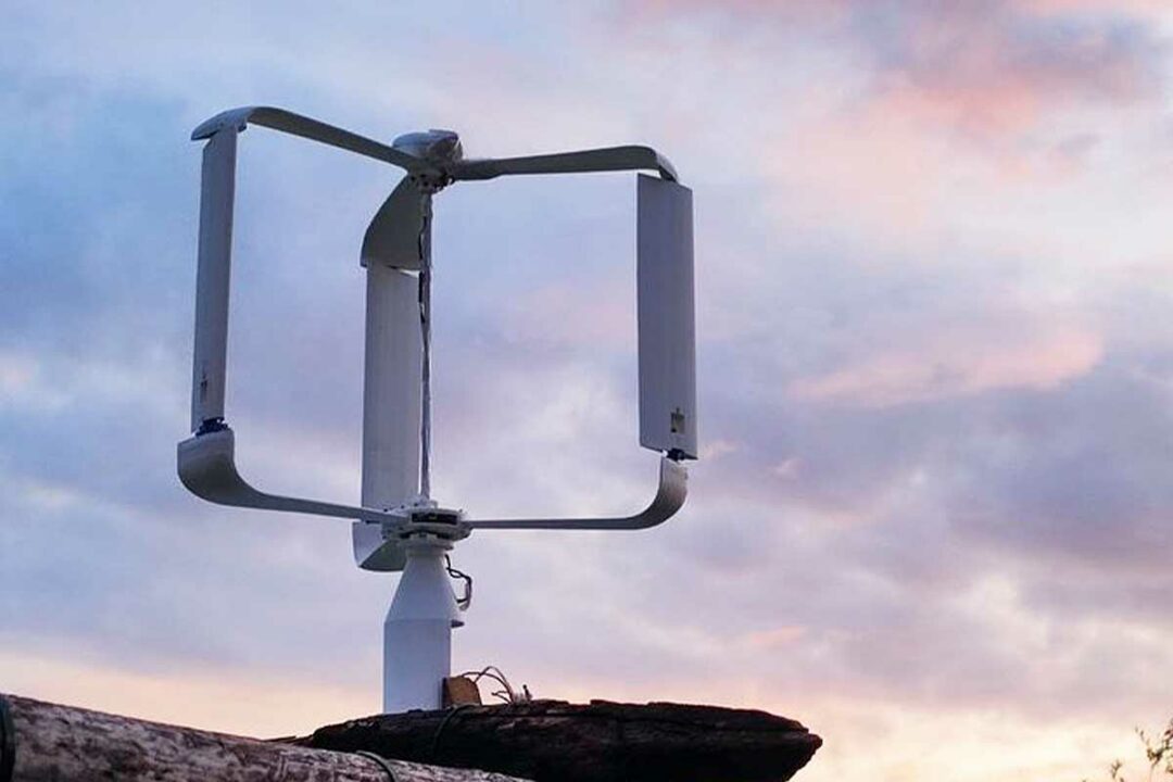 Une éolienne domestique avec des pales adaptatives.