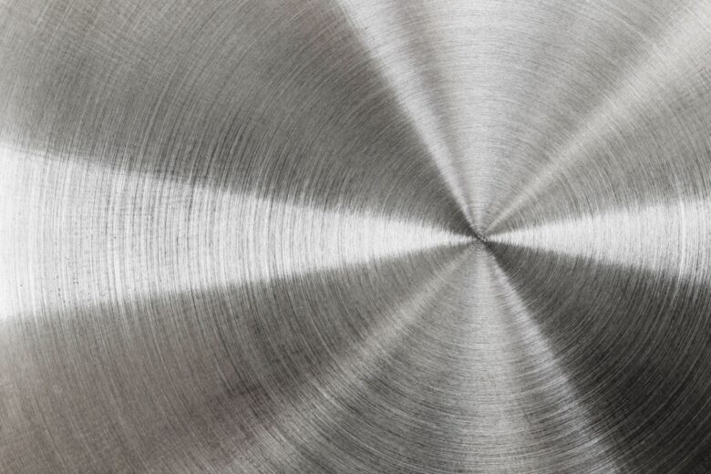 Une plaque d'aluminium.