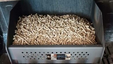 Un panier bruleur de pellets.