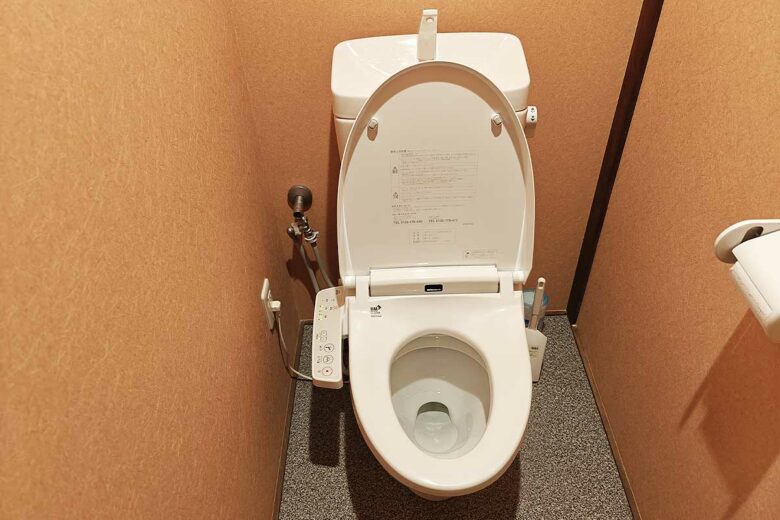 Un WC japonais traditionnel.