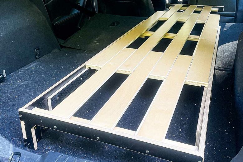 Camp N Car propose aussi un simple couchage.