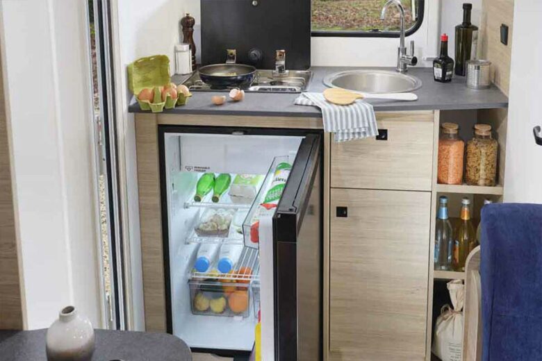 Une cuisine minimaliste.