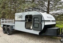 Modern Buggy combine une caravane et une remorque.