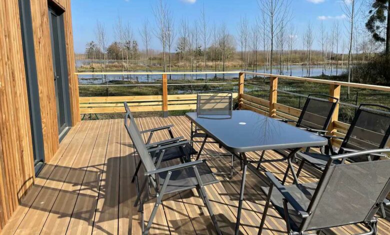 La terrasse de la maison sur pilotis avec une vue imprenable.