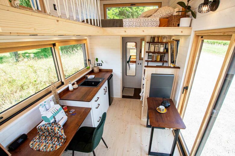 L'espace intérieur de la tiny house.