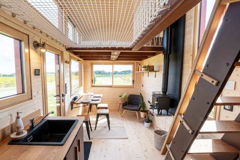 L'intérieur de la tiny house.