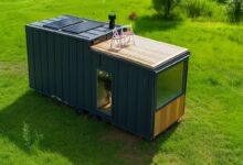 Une tiny house avec un rooftop.