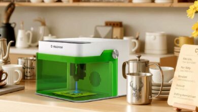 Gravez vos créations de Noël avec le Mecpow M1, le mini graveur laser qui fait des merveilles