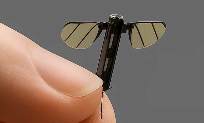 Un drone miniature en forme de moustique.