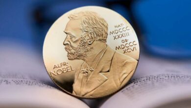 Le prix Nobel est l'une des plus hautes distinctions.