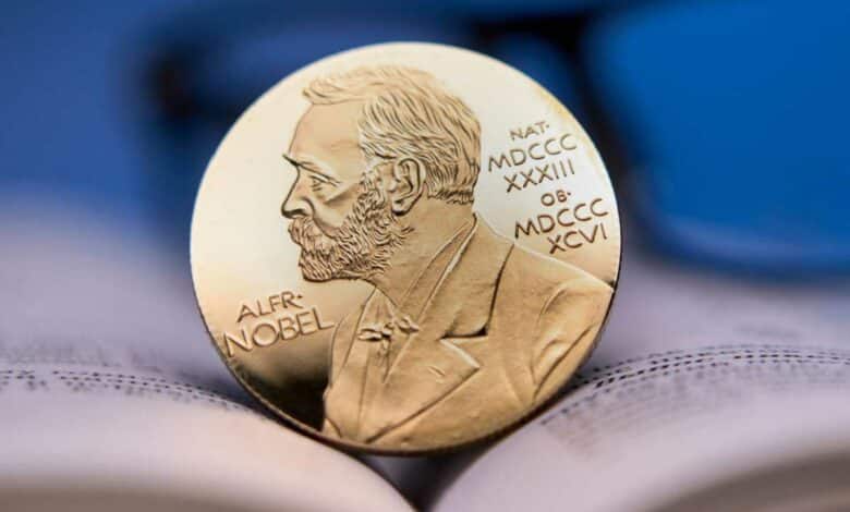 Le prix Nobel est l'une des plus hautes distinctions.