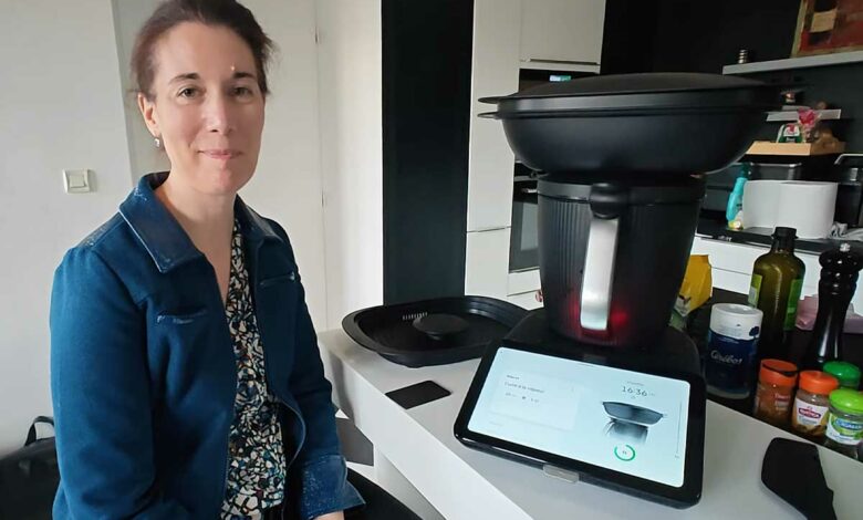 Une conseillère Thermomix à domicile.
