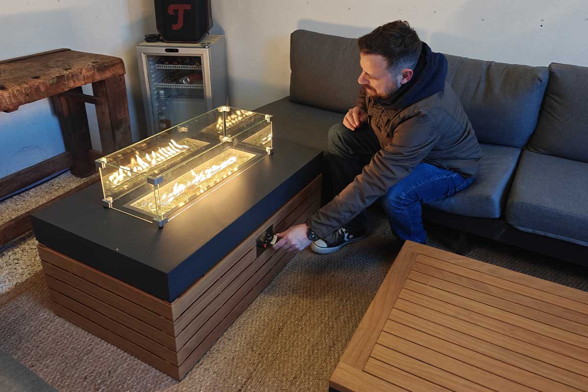 Brasero Homary gaz propane avec pare-vent en verre pour extérieur, patio, terrasse, jardin.