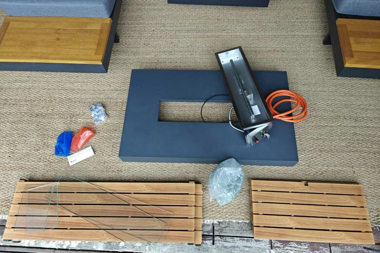 Le contenu du carton.