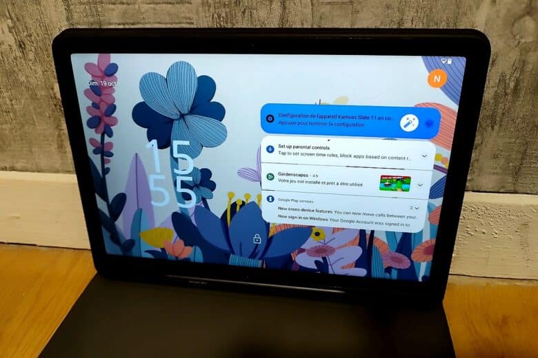Démarrage et configuration de la tablette HUION Kamvas Slate 11 sous Android 14, prête pour la création.