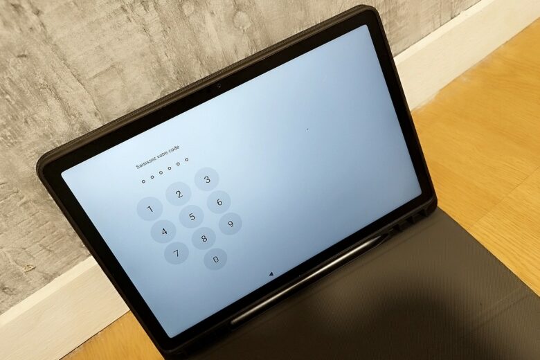 Écran de sécurité de la tablette HUION Kamvas Slate 11, illustrant la simplicité et la réactivité d’Android 14.