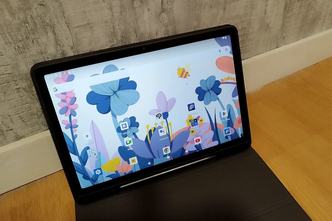 Écran d’accueil lumineux et coloré de la tablette HUION Kamvas Slate 11, prête à accueillir toutes les applis de création et de productivité.