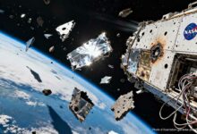 Des débris dans l'espace.