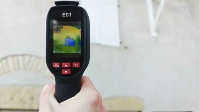 Fermer ses volets l'hiver permet de limiter les déperditions de chaleur, les infiltrations d'air et ainsi de réaliser des économies. Crédit photo : Alexandre Bonazzi pour NeozOne Crédit photo : Alexandre Bonazzi pour NeozOne