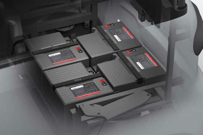 Quatre batteries peuvent alimenter le véhicule.