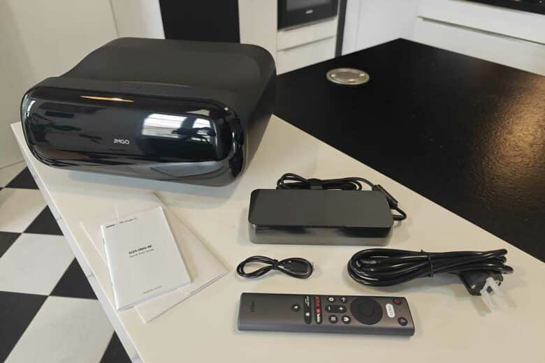 Le contenu du carton.