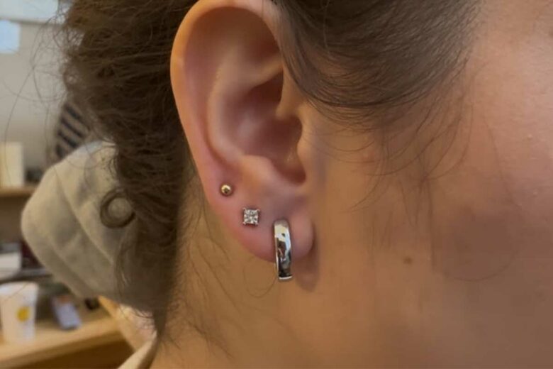 Une boucle d'oreille connectée.