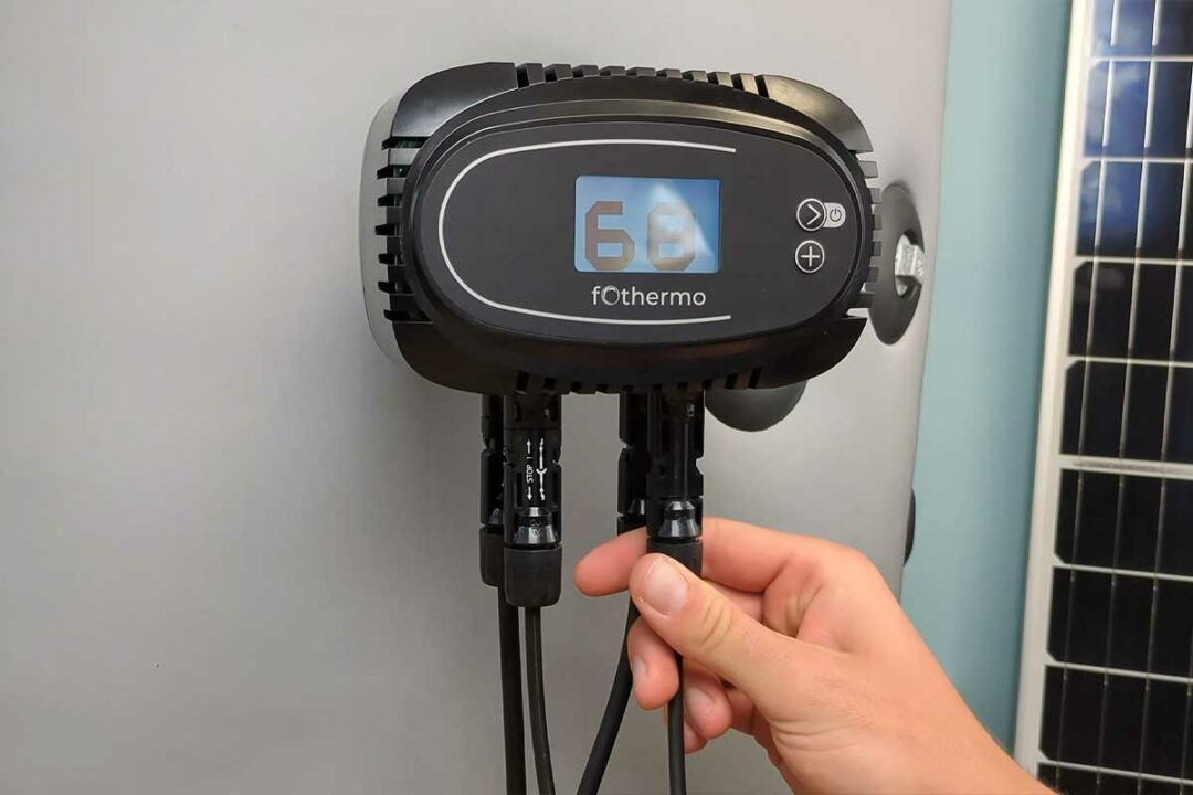 Un chauffe-eau solaire pour un ballon d'eau chaude.