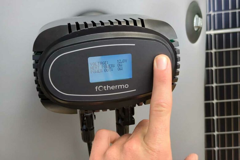 Un chauffe-eau-solaire thermoplongeur.