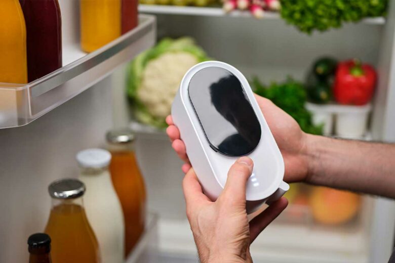 Un purificateur d'air de frigo.