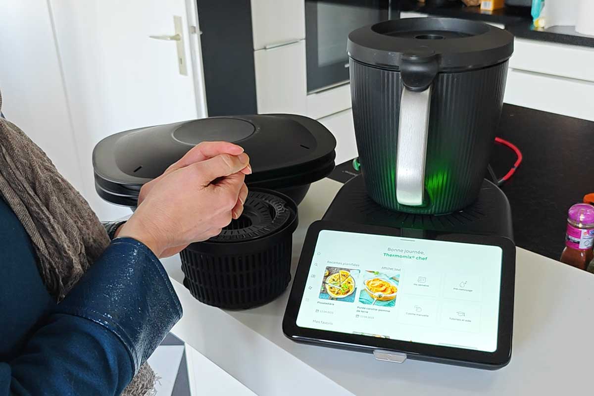 Un Thermomix lors d'une démonstration chez un client.