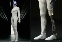 Le robot humanoïde IRON lors d'une démonstration. Crédit photo : XPENG (capture d'écran vidéo YouTube)